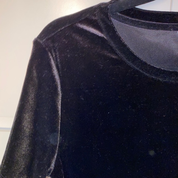 3/$25 Velvet shirt - Picture 3 of 3